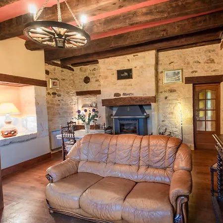 Le Croix Du Notaire Holiday home *