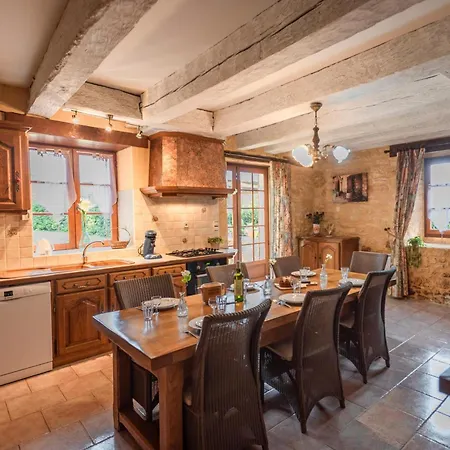 Le Croix Du Notaire Holiday home