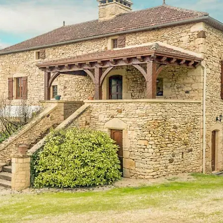 Le Croix Du Notaire Holiday home *