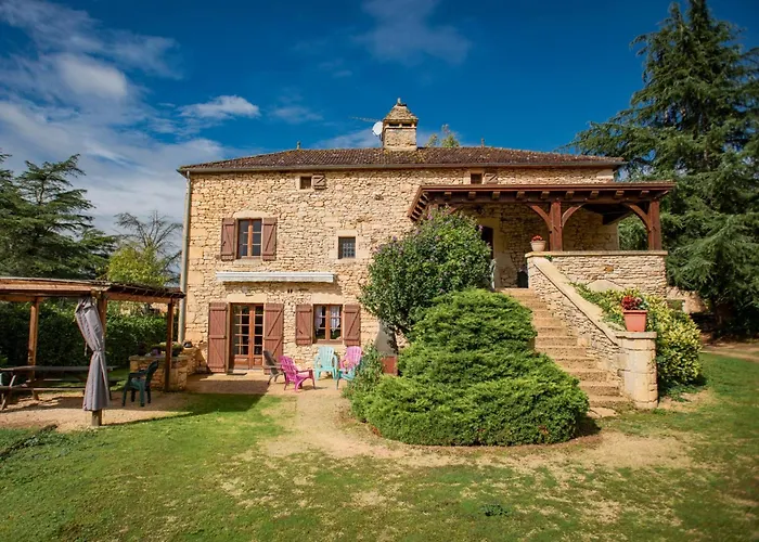 Le Croix Du Notaire Nyaraló *