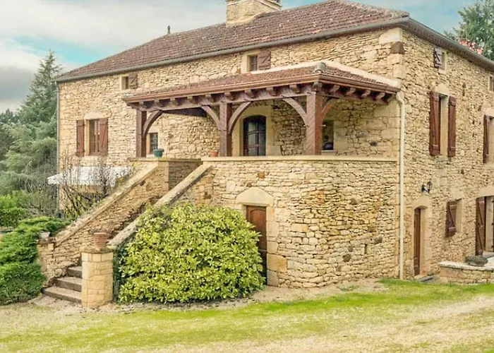 Le Croix Du Notaire Nyaraló *